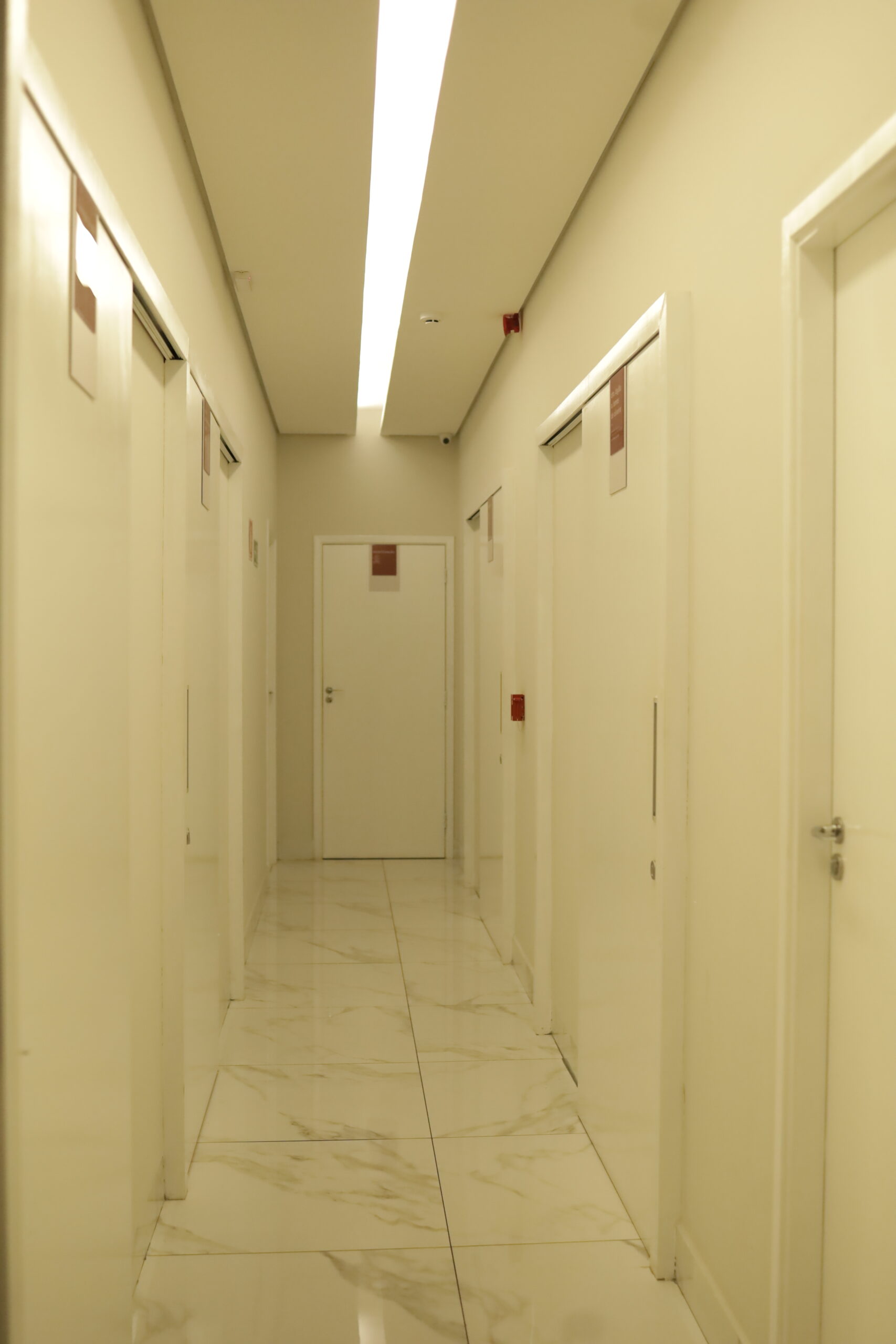 Detalhes da decoração e conforto da clínica